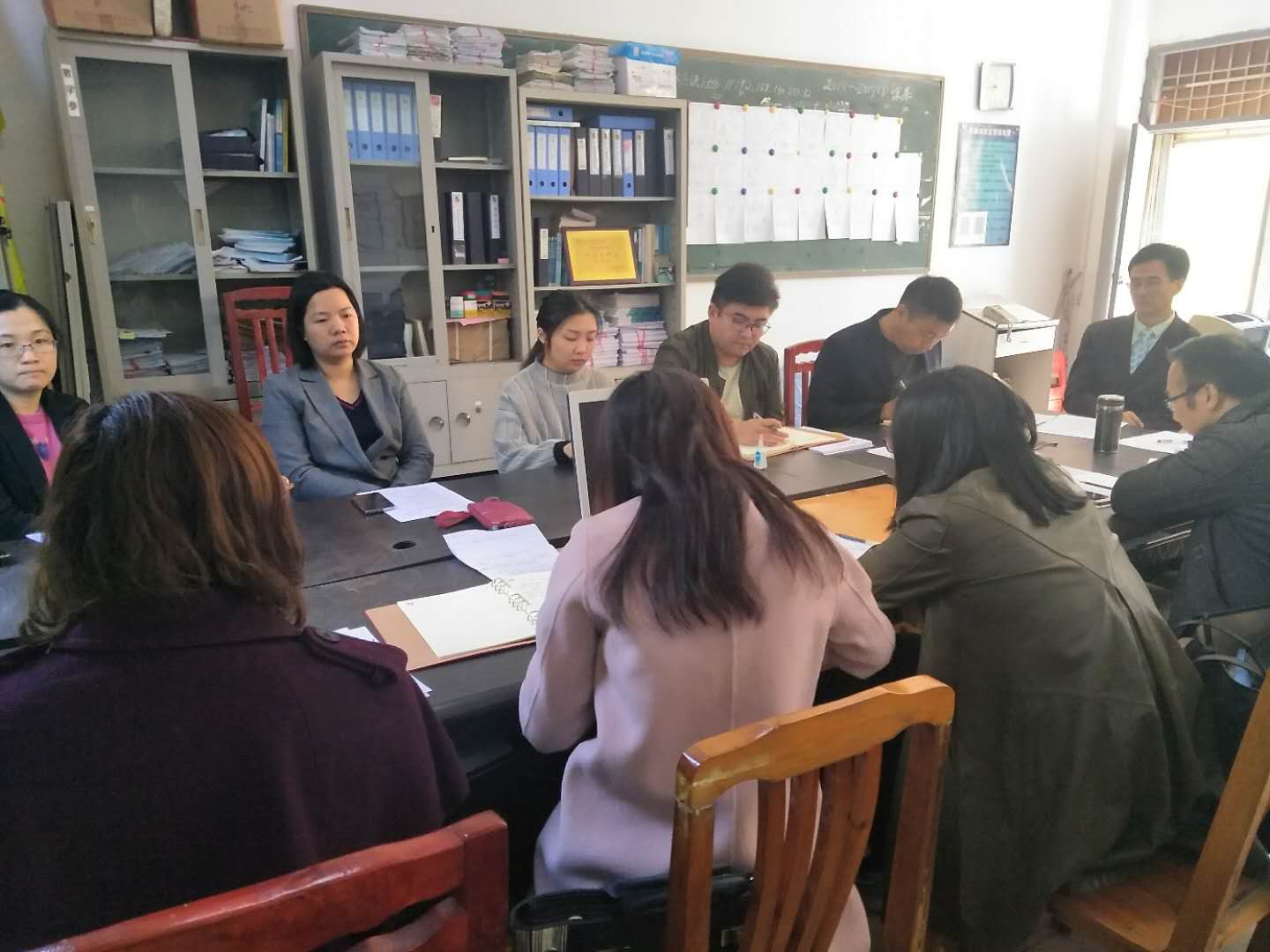党员积极发言.jpg